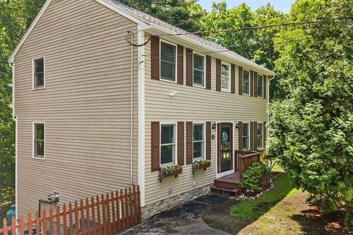 89 Old Andover Rd, North Reading, MA, 01864-1064 | Card Image