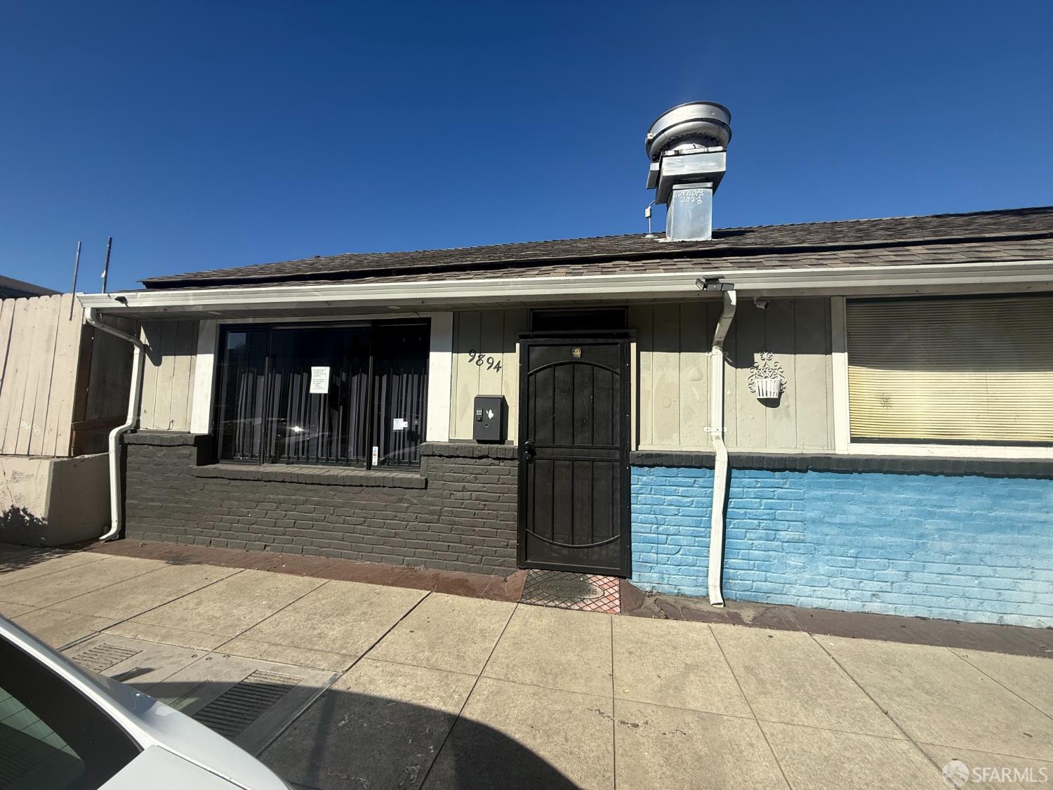 9894 Macarthur Blvd, Oakland, CA 94605