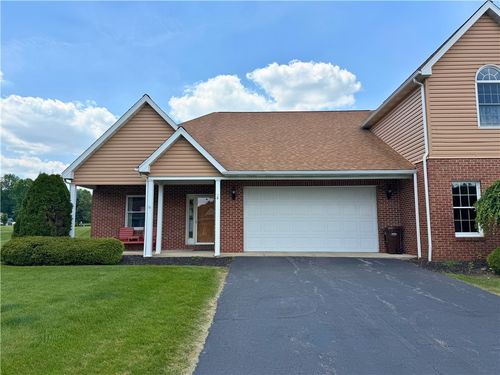 28 Manor Dr, Grove City, PA, 16127-6370 | Card Image