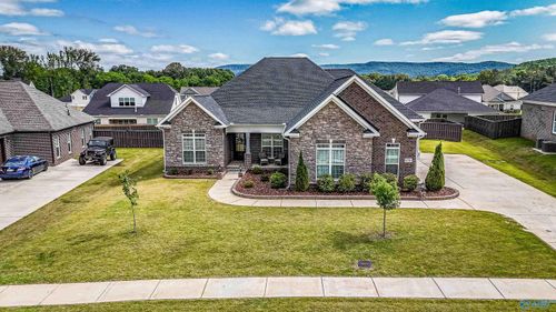 8230 Nantucket Cir, Owens Cross Roads, AL, 35763-7023 | Card Image
