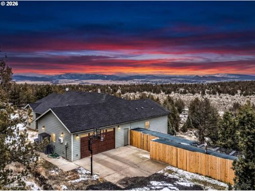 5518 Nw Cedar Pl, Prineville, OR, 97754-7027 | Card Image