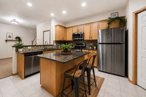 5-4529 Victor Path, Hugo, MN, 55038-5414 | Card Image