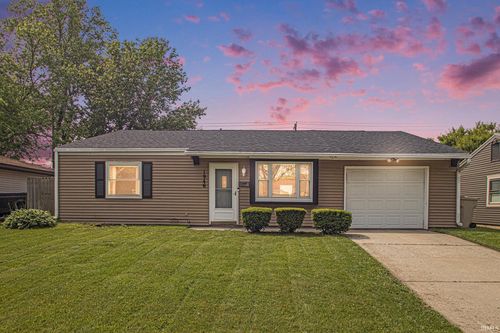 1946 Renfrew Dr, South Bend, IN, 46614-3533 | Card Image