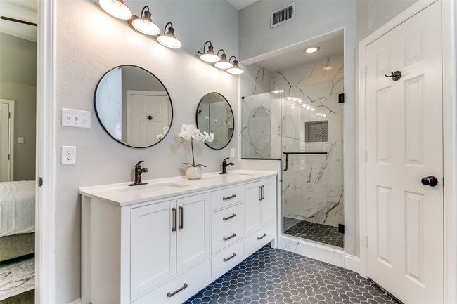 992 Oak Ridge Dr, House other with 4 bedrooms, 2 bathrooms and null parking in Keller TX | Image 20