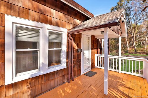 a-32 School St, Armonk, NY, 10504-1949 | Card Image