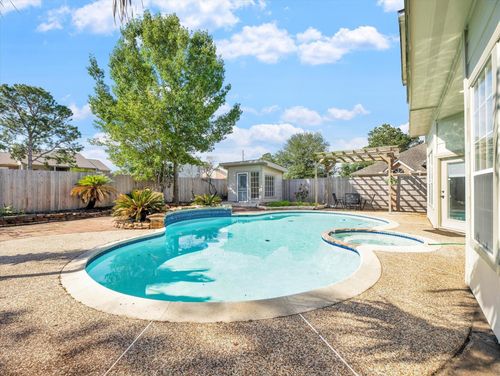 7042 River Garden Dr, Houston, TX, 77095-2554 | Card Image