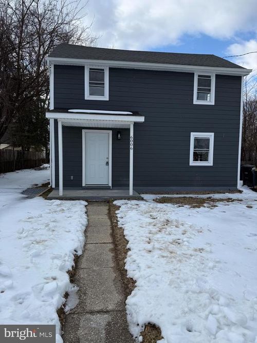 6006 Riverside Dr, RIVERDALE, MD, 20737-2045 | Card Image