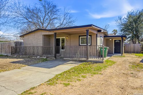 106 Wayfarer Pl, San Antonio, TX, 78242-1055 | Card Image