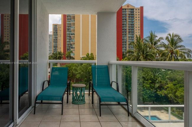 APT-401 - 17050 N Bay Rd, Condo with 2 bedrooms, 2 bathrooms and null parking in Sunny Isles Beach FL | Image 27
