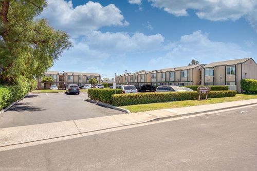 2942 Sierra St, Riverbank, CA, 95367-2200 | Card Image