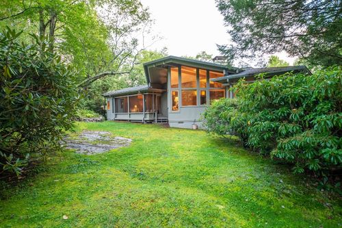 518 Country Club Dr, Highlands, NC, 28741-7331 | Card Image