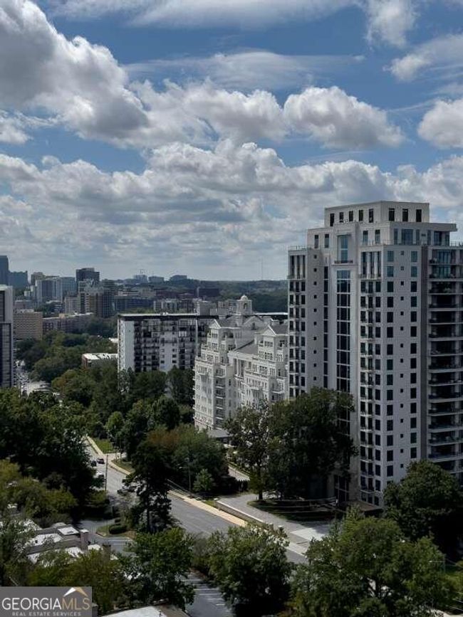APT-21E - 2575 Peachtree Rd Ne, Condo with 2 bedrooms, 2 bathrooms and null parking in Atlanta GA | Image 27