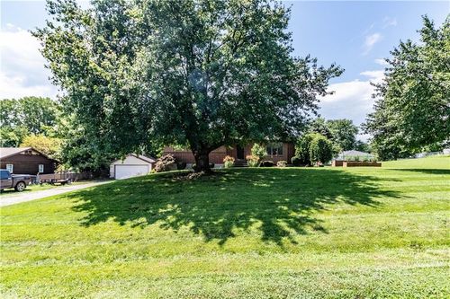 12064 Mike Rd, Lexington, MO, 64067-7158 | Card Image