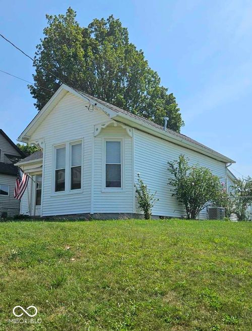 529 1st St, Greensburg, IN, 47240-1417 | Card Image