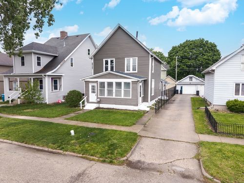 609 E Water St, Pontiac, IL, 61764-2142 | Card Image