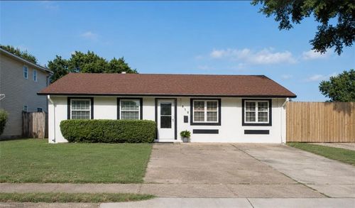 813 Oakwood Dr, Terrytown, LA, 70056-4510 | Card Image