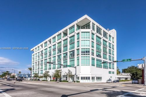 r-506-8101 Biscayne Blvd, Miami, FL, 33138-4667 | Card Image