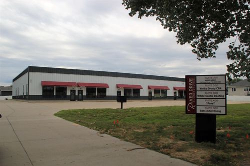 1400 River Dr, North Sioux City, SD, 57049-3013 | Card Image