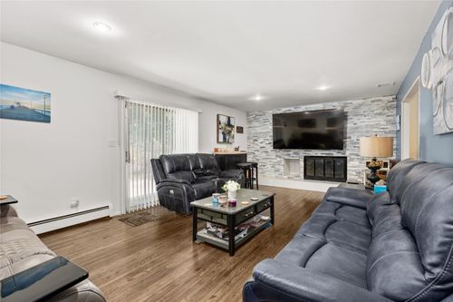 45 Grandview Ln, Smithtown, NY, 11787-4233 | Card Image