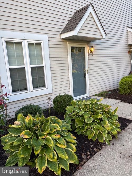 1011 Oswego Ct, Mount Laurel, NJ, 08054-5286 | Card Image