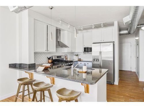 apt-208-1313 S Clarkson St, Denver, CO, 80210-2285 | Card Image