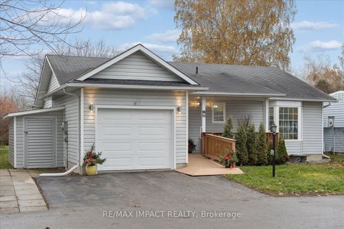 15 Fairway Dr, Newcastle, ON, L1B1B3 | Card Image