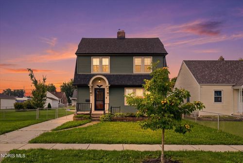 2640 104th St, Toledo, OH, 43611-2038 | Card Image
