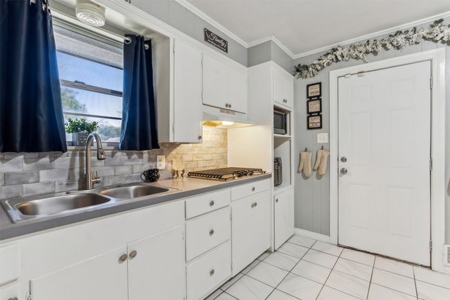 204 N Elm St, House other with 3 bedrooms, 2 bathrooms and null parking in Kemp TX | Image 12