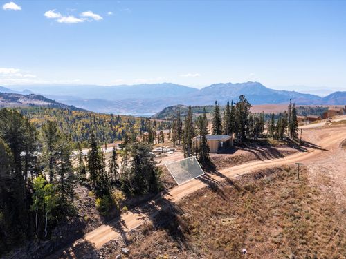 8-7854 E Heartwood Dr, Eden, UT, 84310-7720 | Card Image