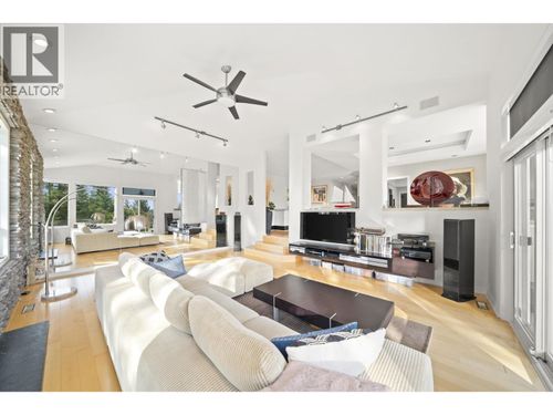463 Ventura Cres, North Vancouver, BC, V7N3G8 | Card Image