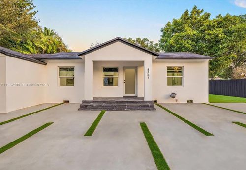 0-8281 Ne 2nd Ct, Miami, FL, 33138-3938 | Card Image