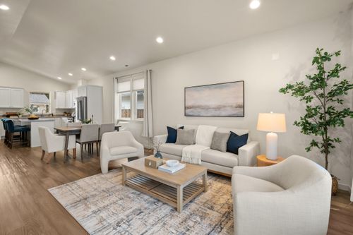 212 Willow Way, Talent, OR, 97540-9709 | Card Image