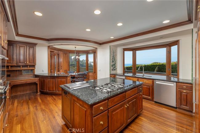 105 Irvine Cove Ct, House other with 4 bedrooms, 7 bathrooms and 3 parking in Laguna Beach CA | Image 5
