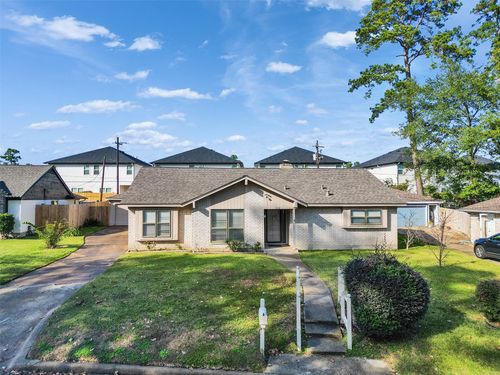418 Oakhill Dr, Conroe, TX, 77304-1906 | Card Image