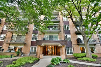 3A - 445 N Park Boulevard, Condo with 3 bedrooms, 2 bathrooms and 1 parking in Glen Ellyn IL | Image 1