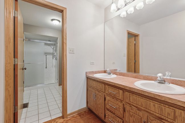 7706 Northfield Ln, Townhouse with 2 bedrooms, 4 bathrooms and 2 parking in Tinley Park IL | Image 12