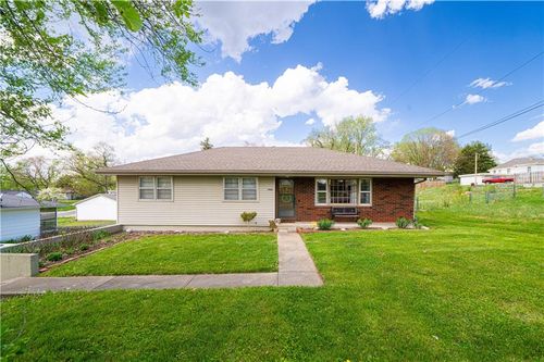 3903 Pacific St, Saint Joseph, MO, 64507-2355 | Card Image