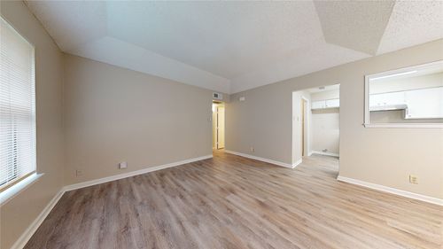 506-504 Matt Ln, Arlington, TX, 76012-3749 | Card Image