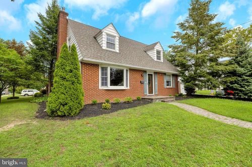 300 Strawbridge Ave, HADDON TOWNSHIP, NJ, 08108-1811 | Card Image