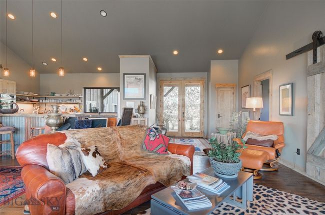 11762 Gooch Hill Rd, House other with 3 bedrooms, 3 bathrooms and null parking in Gallatin Gateway MT | Image 5