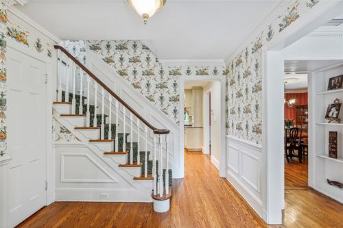 74 Eakins Rd, Manhasset, NY, 11030-2631 | Card Image