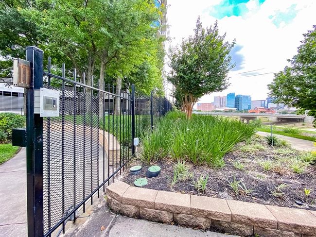 Private pedestrian gate with access to hike and bike trails | Image 25