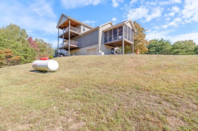 The Propane Tank services the GENERAC Whole House Generator only. | Image 43