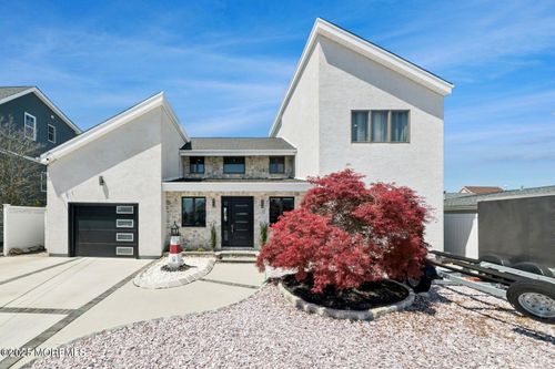 385 Aldo Dr, Toms River, NJ, 08753-2433 | Card Image