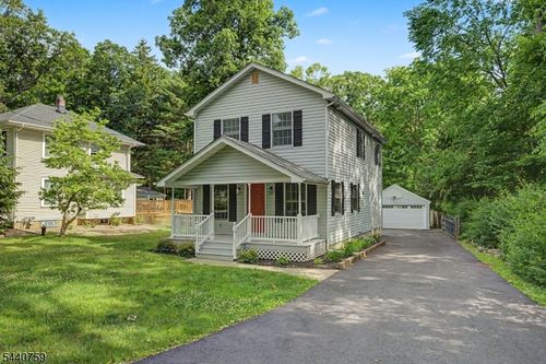 8 Oak Rd, Boonton Twp, NJ, 07005-8712 | Card Image