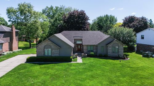 53240 Hillside Dr, Shelby Township, MI, 48316-2734 | Card Image