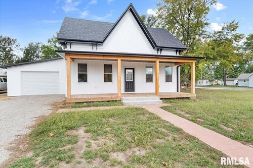 446 N 7th St, Auburn, IL, 62615-1124 | Card Image