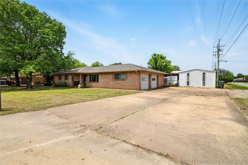 300 Michele St, Calera, OK, 74730-1807 | Card Image