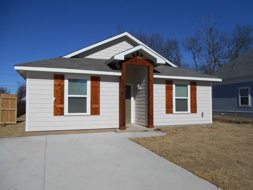 719 W Texas St, Denison, TX, 75020-6133 | Card Image