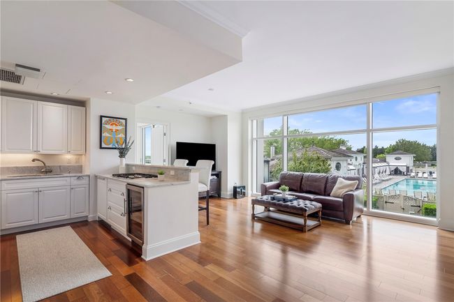 APT-203 - 1 Tower Dr, Condo with 2 bedrooms, 3 bathrooms and 1 parking in Portsmouth RI | Image 4